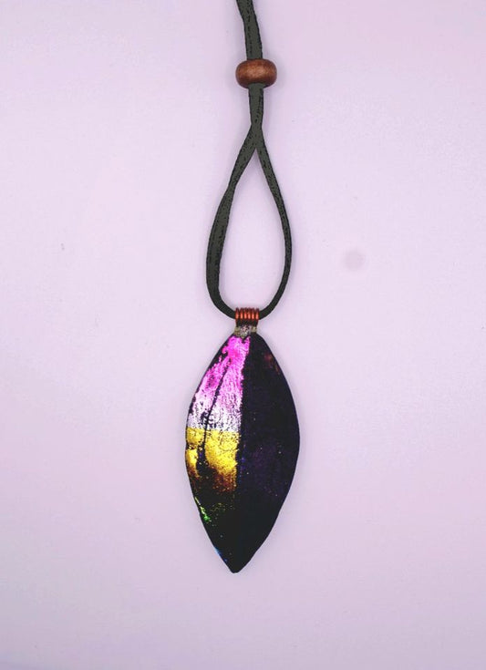 Terra Cotta Pendant with adjustable chain (Black and multicolor)